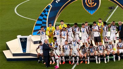 هاني أبو ريدة يسلّم كأس ديربي الأمريكتين لـ فلامنجو البرازيلي