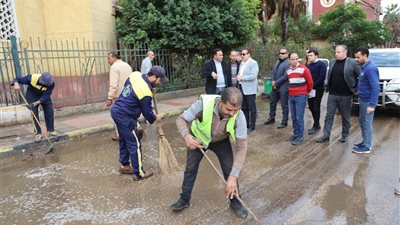 إزالة آثار مياه الأمطار بالمنوفية