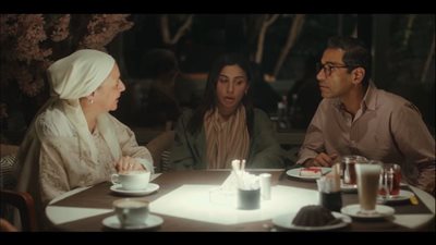 صدقي صخر يساعد دينا الشربيني بطريقته ضمن أحداث مسلسل لا ترد ولا تستبدل 