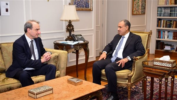 خلال الاجتماع 