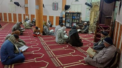 أوقاف بني سويف تواصل عقد مجالس البُردة والمدارس العلمية بالمساجد 