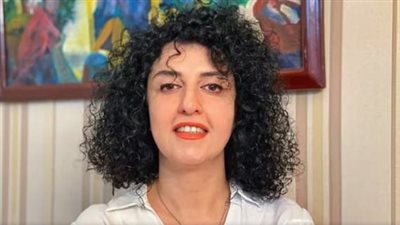 اعتقال الناشطة الإيرانية الحائزة على نوبل للسلام نرجس محمدي خلال مراسم تأبين في مشهد
