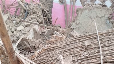 انهيار منزل من الطوب اللبن بإسنا شرق الأقصر وجارٍ حصر المصابين والوفيات