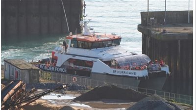 بعد 7 سنوات من الانقطاع.. مئات قوارب المهاجرين تصل بريطانيا رغم الإجراءات| كيف ذلك؟