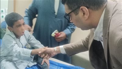 نائب محافظ الأقصر يزور مصابي 