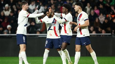 باريس سان جيرمان يحقق فوزا مستحقا على ميتز ويستعيد صدارة الدوري الفرنسي