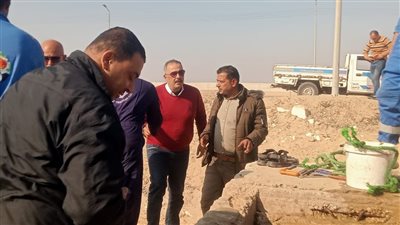 رئيس مياه القناة يشرف على أعمال إصلاح الكسر المفاجئ المغذي لمنطقة كوبري السلام