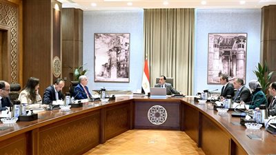 الحكومة تبحث وضع حلول جذرية للمشكلات المالية لـ ماسبيرو والصحف القومية