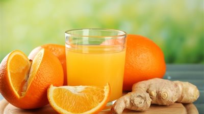 أيهما أفضل للجسم.. عصير التفاح أم البرتقال 