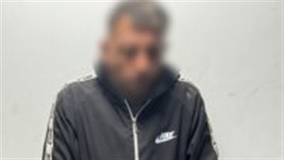 يعاني من اضطرابات نفسية بعد وفاة ابنته.. القبض على شاب نبش قبر سيدة عدة مرات دون أسباب