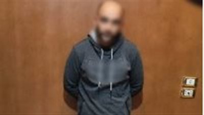 القبض على كهربائي لوح بسلاح أبيض وتحدث بألفاظ نابية وسط الشارع بدمياط