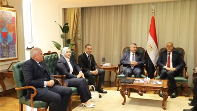 بحضور الوزير كمال والوكيل زكي.. وزير العمل يستقبل وفد هيئة مكتب لجنة الطاقة والبيئة والقوى العاملة بمجلس الشيوخ