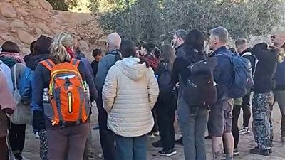 رغم انخفاض درجات الحرارة.. 690 سائحًا في زيارة للمقدسات الدينية بسانت كاترين