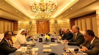 وزير البترول يبحث مع القابضة المصرية الكويتية فرص الاستثمار في الهيدروجين الأخضر والتعدين