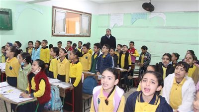 وكيل تعليم الجيزة يتابع انتظام سير العملية التعليمية بالمدارس