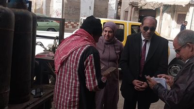 وكيل تموين القليوبية يجري جولة مفاجئة بإدارة تموين شبين القناطر لمتابعة الخدمات