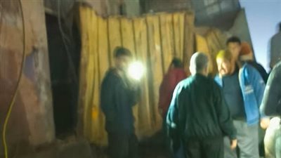 سقوط كونتنرات من قطار بضائع بالقليوبية يتسبب في تلفيات بالمنازل