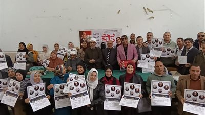 رئيس منطقة بني سويف الأزهرية يفتتح معرضًا فنيًا لمبادرة 