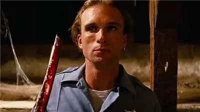 غموض يحيط بوفاة الممثل بيتر غرين بعد العثور عليه ميتًا في شقته بمانهاتن