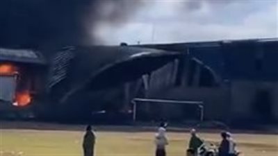 سقطت فوق ملعب كرة قدم.. مصرع 7 أشخاص على الأقل جراء تحطم طائرة صغيرة وسط المكسيك