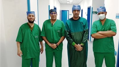 محافظ أسوان يشيد بنجاح جراحة دقيقة للعمود الفقري بمستشفى دراو المركزي ضمن التأمين الشامل
