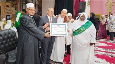 تكريم 41 سيدة من حافظات القرآن الكريم بأسوان