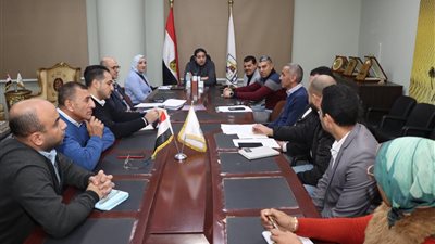 نائب محافظ بني سويف يتابع سير العمل بمجمع مواقف عدلي منصور