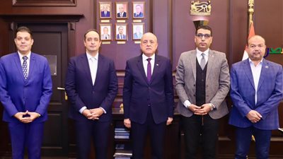 محافظ الأقصر ومدير صندوق مكافحة الإدمان يدشنان مبادرة لتكثيف جهود التوعية ومواجهة التعاطي بالمحافظة 