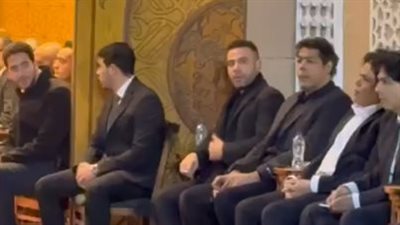 يسرا وأحمد السقا وعمرو يوسف يقدمون واجب العزاء في شقيقة عادل إمام