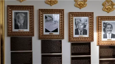 ترامب يهاجم رؤساء سابقين عبر لوحات جديدة في ممشى المشاهير الرئاسي.. ما القصة؟