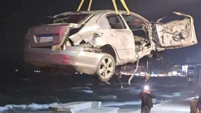 كان قاعد على البحر.. تفاصيل مصرع شاب في حادث انقلاب سيارة على شاطئ الشاطبي بالإسكندرية