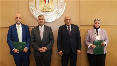 وزير الكهرباء يشهد توقيع عقد تبادل الطاقة الكهربائية لعام 2026 بين مصر والأردن