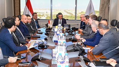 وزير التموين يترأس اجتماعًا لمتابعة منظومة تتبع السلع الأساسية وتعزيز التحول الرقمي