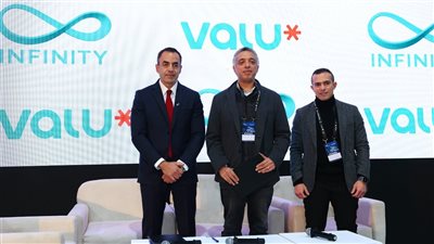 ڤاليو وإنفنيتي توقعان اتفاقية شراكة لتسهيل وصول العملاء إلى شواحن السيارات الكهربائية المنزلية وحلول الشحن 