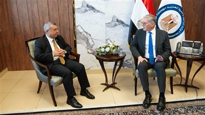 تشجيع التوسع في استخدام الغاز الطبيعي كوقود للسيارات.. أبرز مبادرات لجنة الطاقة بمجلس الشيوخ 