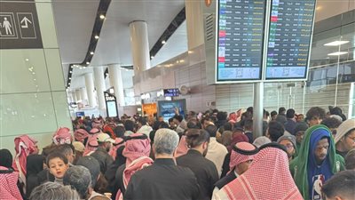 تأجيل وإلغاء رحلات من وإلى مطار الملك خالد الدولي في الرياض لأسباب تشغيلية| صور