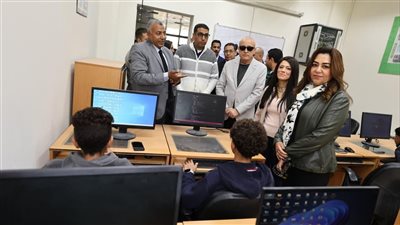 وزيرتا التخطيط والتنمية المحلية تتفقدان مكتبة مصر العامة في الأقصر | صور
