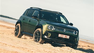 رينو تستعد لإنتاج سيارة رينو 4 سافان دفع رباعي خلال الأسابيع المقبلة