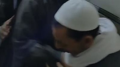 أنا سيدك.. محامي يعتدي على مسن بسبب خلافات زوجية