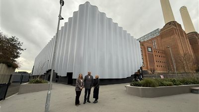 تمهيدا لافتتاحه.. أمين الأعلى للآثار يتفقد استعدادات استقبال معرض رمسيس وذهب الفراعنة بلندن 