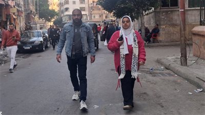 رئيس حي وسط بالإسكندرية يتابع الانضباط بالشارع لعدم عودة المخالفات