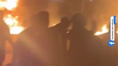 انقلاب سيارة نقل واشتعال النيران بها أعلى دائري المريوطية في الجيزة 