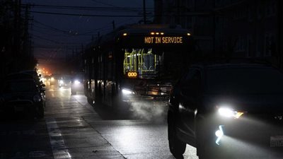 انقطاع الكهرباء عن مئات الآلاف في أمريكا بسبب حريق محطات.. ما التفاصيل؟