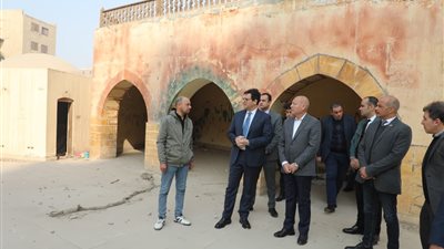 جولة مفاجئة لوزير الثقافة ومحافظ القاهرة بقصر ثقافة عين حلوان للوقوف على أوضاعه