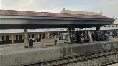 الصور الأولى من حريق كشك بمحطة قطار الإسماعيلية│ خاص