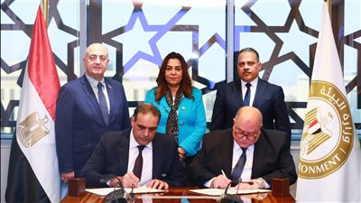 باستثمارات 500 مليون جنيه.. البيئة توقع عقد إنشاء وتشغيل 3 منشآت و2 مدفن صحي بالشرقية