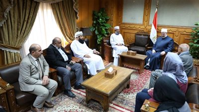 خلال اللقاء    