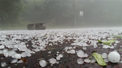 تفسير رؤية البرد في المنام.. له دلالات تحذيرية وجمعه من الأرض خير