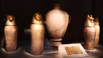 كنوز لا تتكرر من تانيس.. المتحف المصري بالتحرير يعرض أواني كانوبية ذهبية للملك بسوسنس الأول