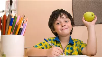 أطعمة ومشروبات لزيادة التركيز وتقوية الذاكرة قبل الامتحانات